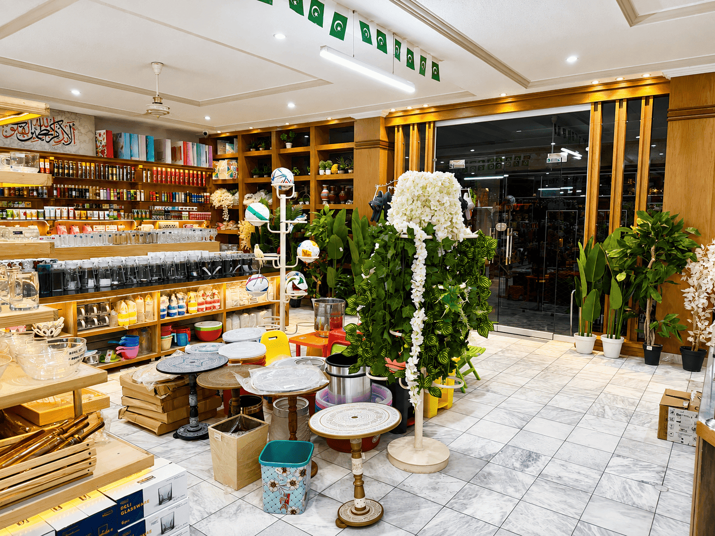 Home Decor Accents, Ceramic Vases & Floral Displays